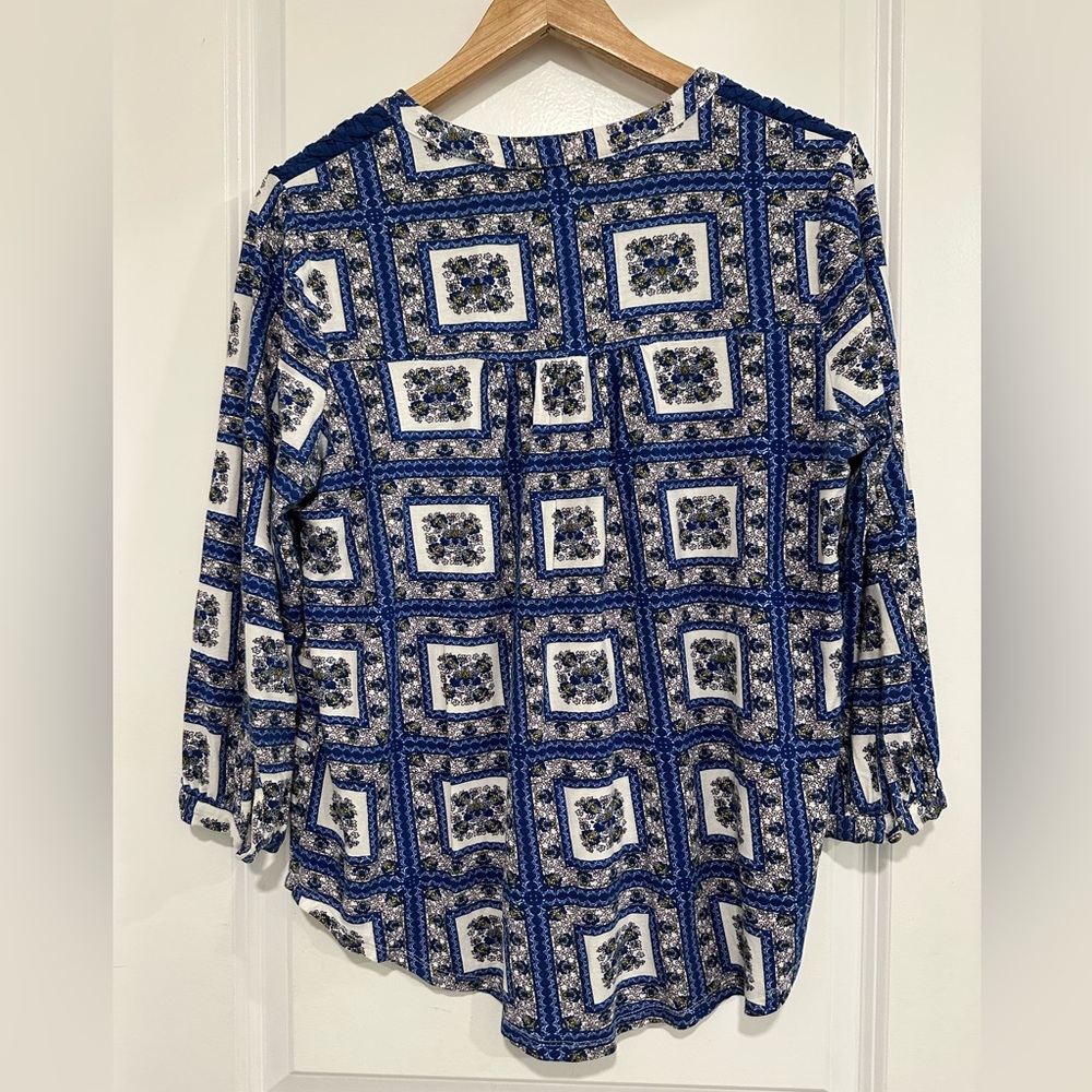 Porridge | Women’s Medium Blue Patterned Blouse 3/4 Sleeve Button Details - Picture 7 of 9